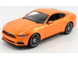 Ford Mustang GT 2015 oranje
