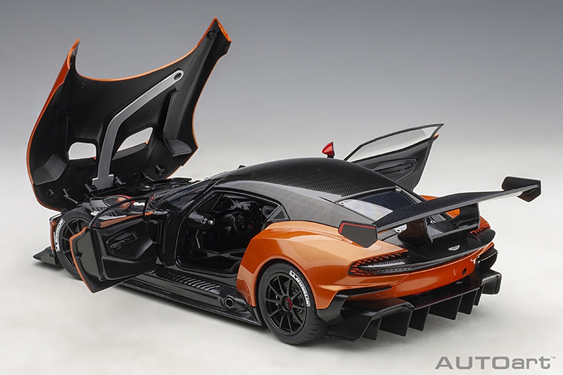 ASTON MARTIN VULCAN  2015,full Openings