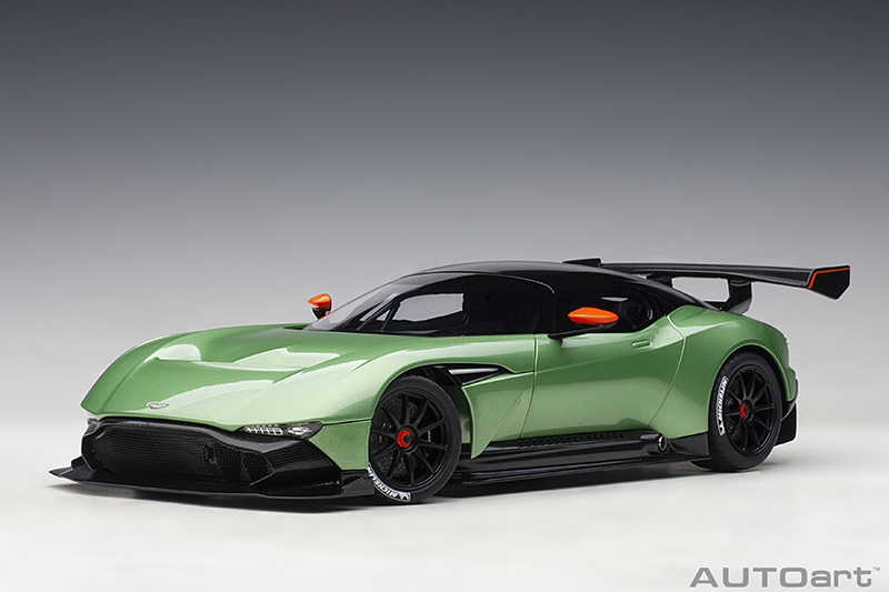 ASTON MARTIN VULCAN  2015,full Openings