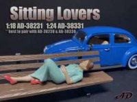 Figurine Sitting Lovers nrII