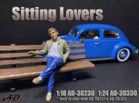 Figurine Sitting Lovers nrI