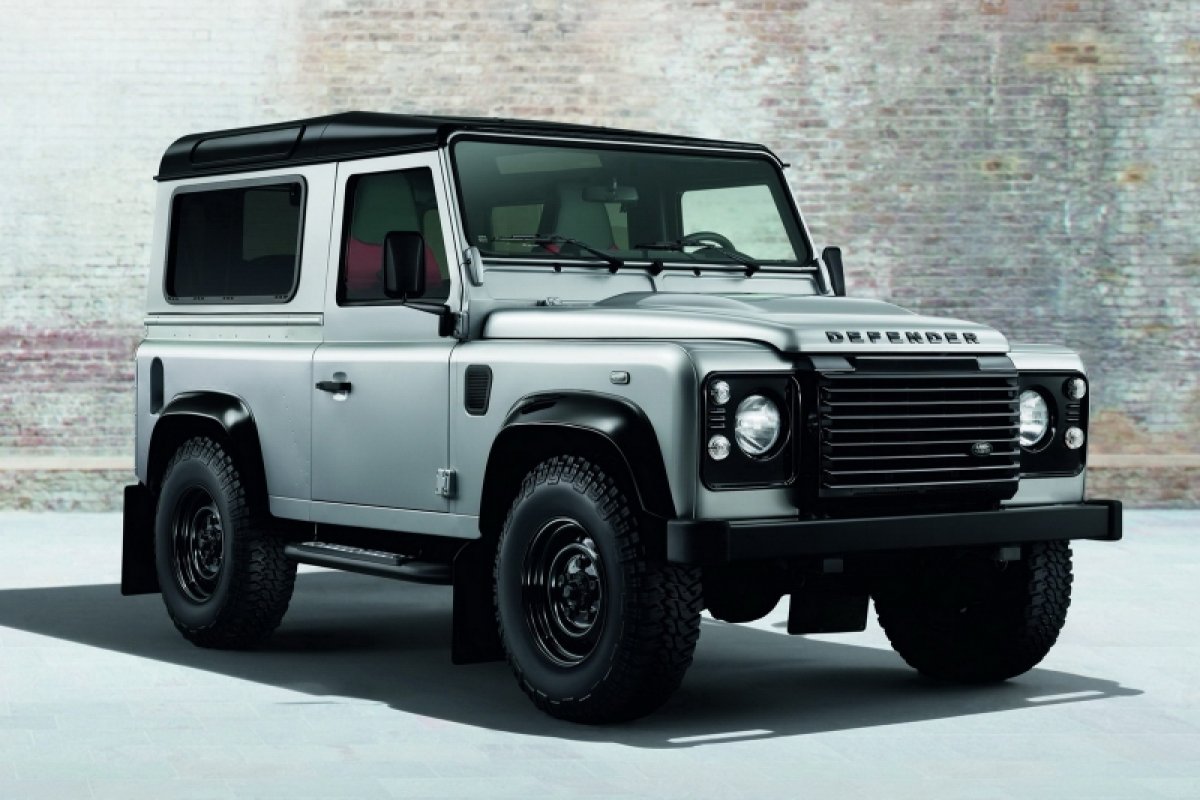 Land Rover Defender 90 2014 1/18 | Real