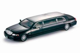 Lincoln Town Car Limousine 2003