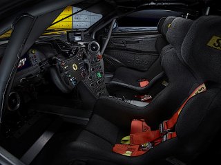 Ferrari 488 Modificata geel , zwart
