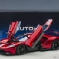 FORD GT 2017  ,liquid rouge ,lignes argent