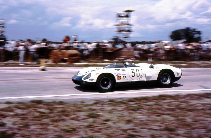 FERRARI 330P N°30 SEBRING 12u 1965  PEDRO RODRIG