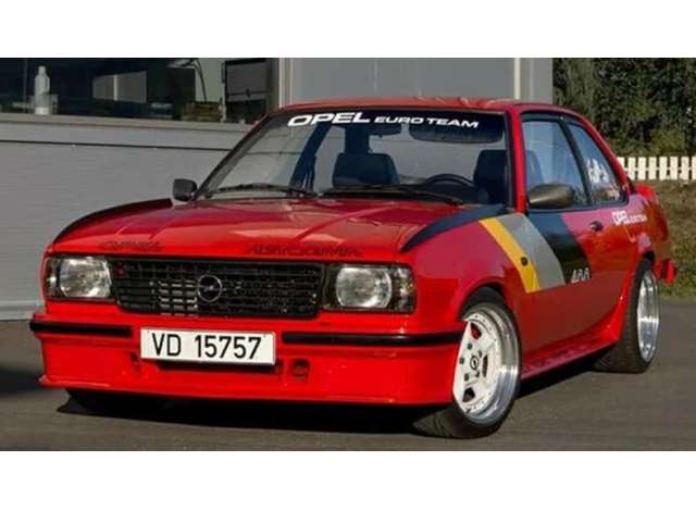 Opel Ascona B 400, rood, Straat versie