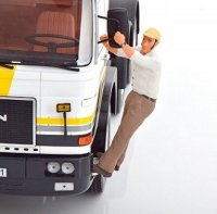 Figuur Road King Trucker Franz Hangend aan de Truck