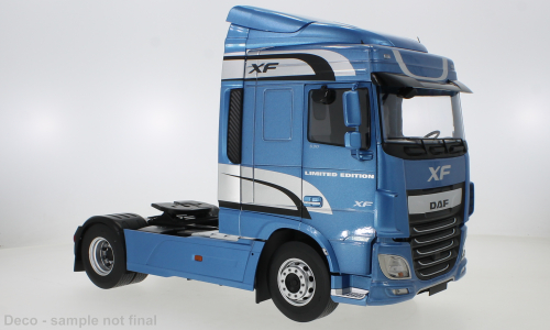 DAF XF Space Cab, metallic-hellblau, 2018