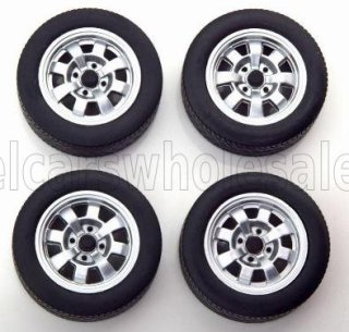 4X WIELEN EN VELGEN SET VOOR PORSCHE 924 TURBO 1986 - ZILVER
