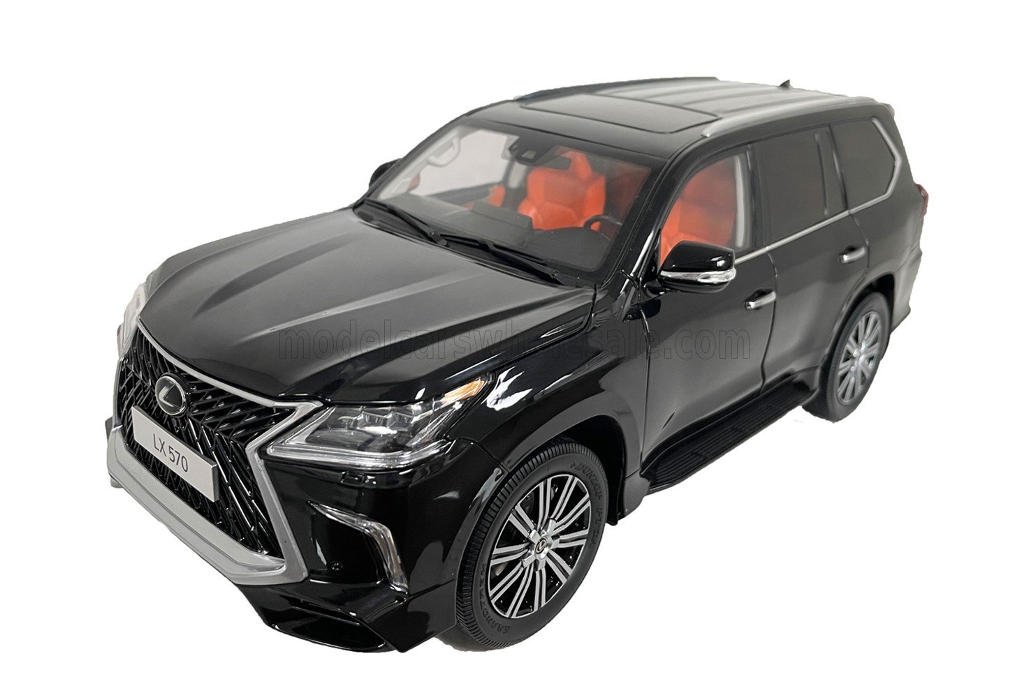 LEXUS - LX570 2022 - ZWART