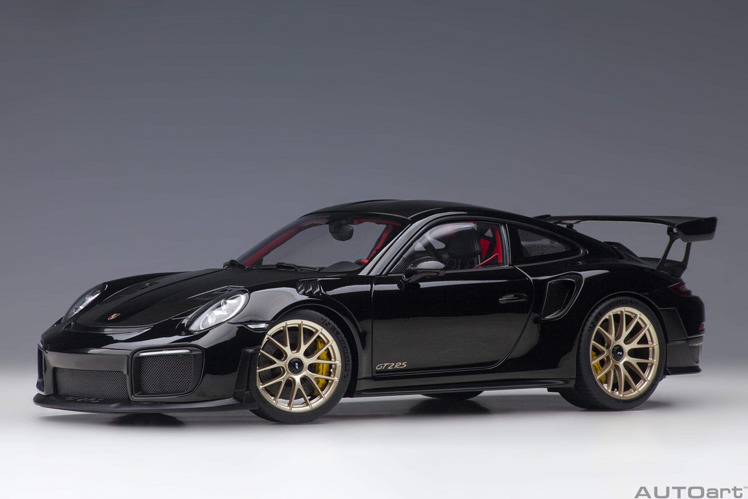 Porsche 911 (991.2) GT2 RS Weissach Package , Zwar