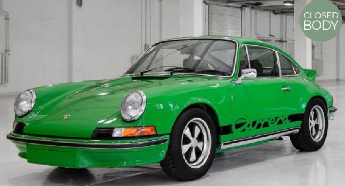 Porsche 911 RS 1973 Grün mit schwarzer Dekoration 1:18
