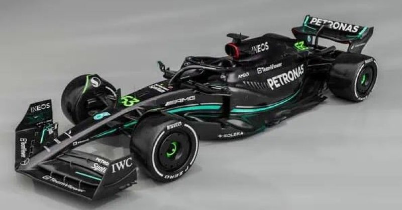 MERCEDES-AMG PETRONAS FORMULA ONE TEAM F1 W14 E PE