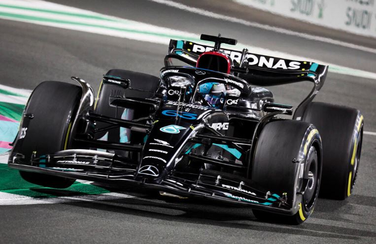 MERCEDES-AMG PETRONAS F1 W14 E PERFORMANCE N°63 4