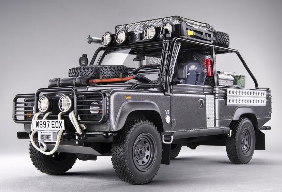 LAND ROVER - DEFENDER 90 PICK-UP 2001 - LARA CROFT - TOMB RAIDER - ANGOLINA JOLIE - MOVIE