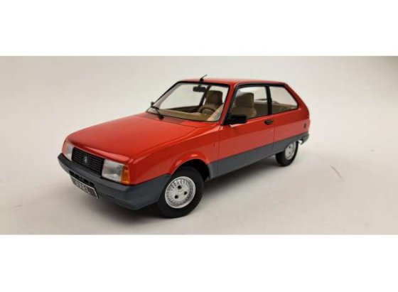 Citroen Axel, rouge with beige interior