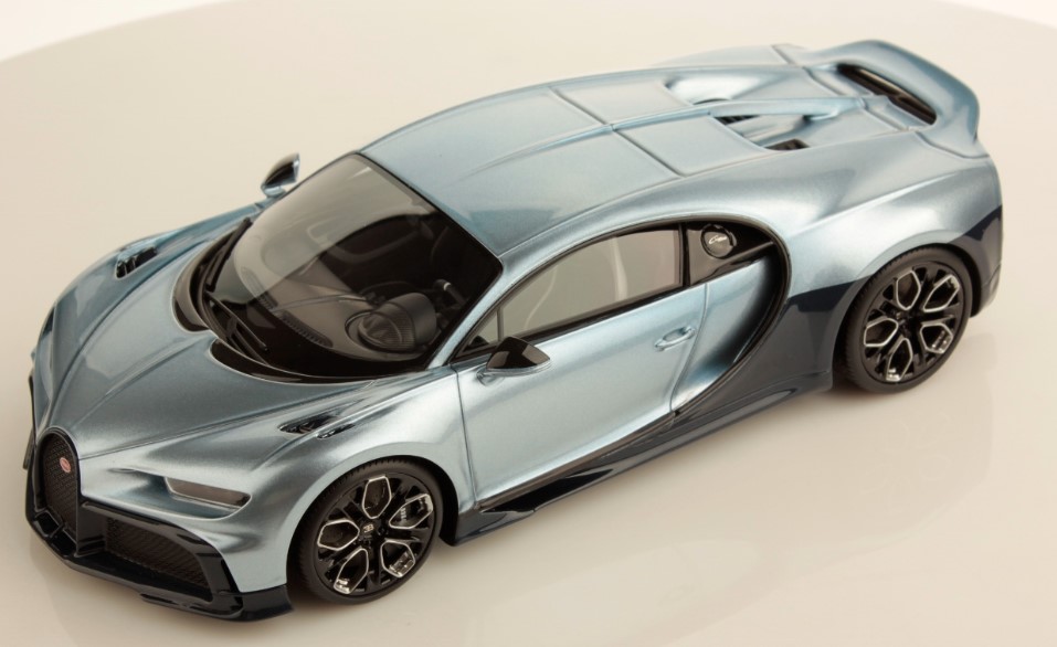 Bugatti Chiron Profilée Argent Atlantique / Blue 