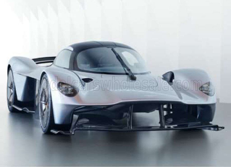 ASTON MARTIN - VALKYRIE 2022 - ZILVER