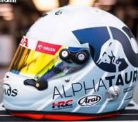 HELMET YUKI TSUNODA SCUDERIA ALPHATAURI GP SINGAPOUR 2023