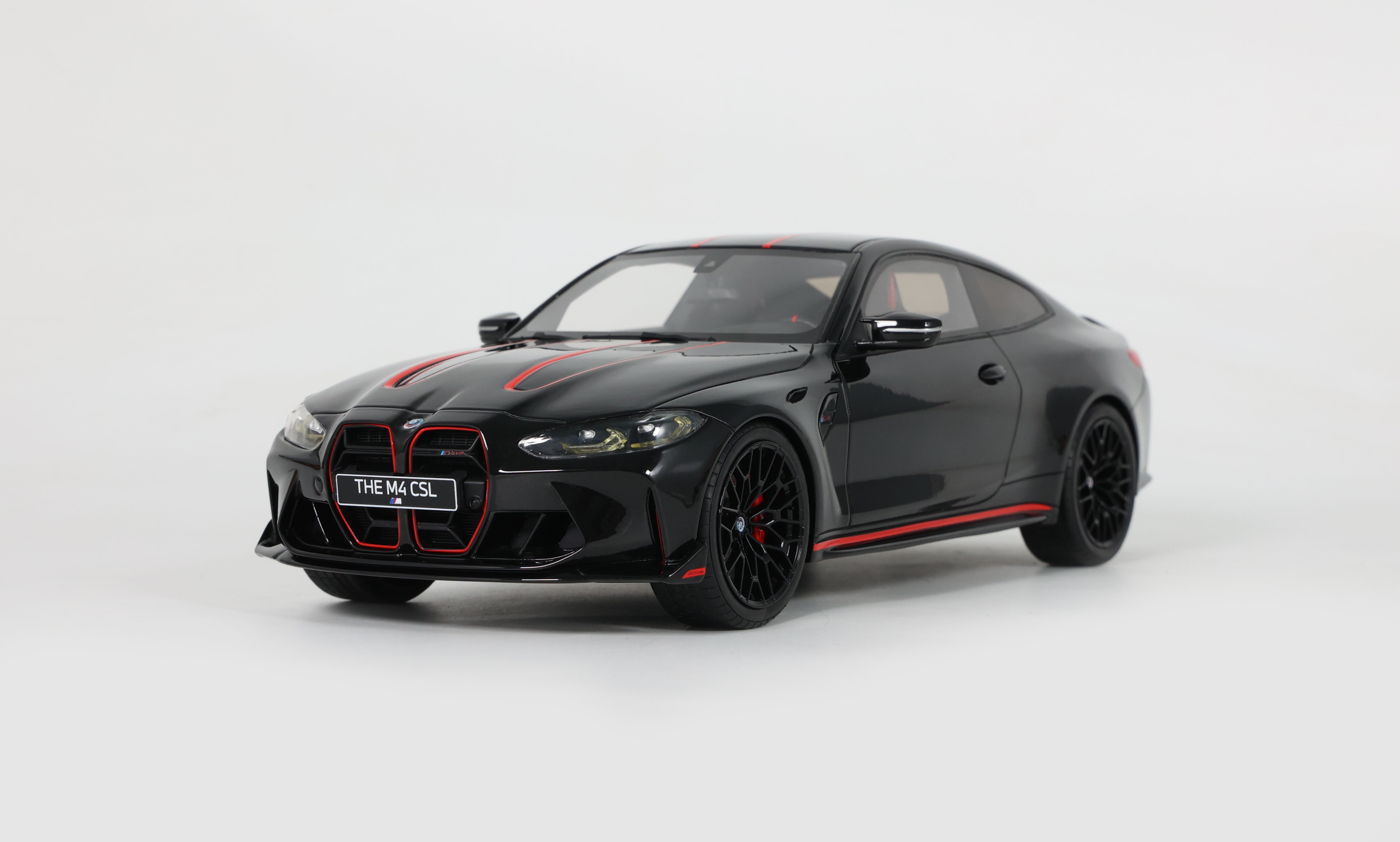 BMW M4 CSL BLACK SAPPHIRE