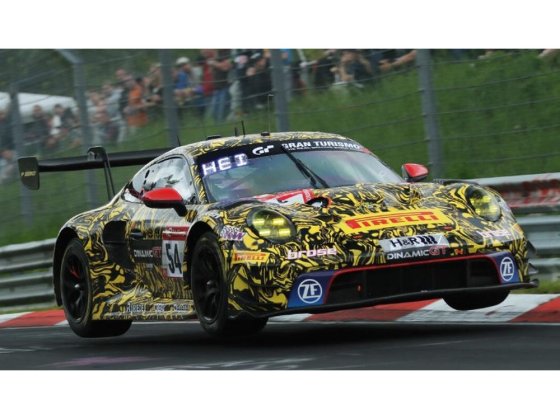Porsche 911 GT3 R (992) No.54 Dinamic GT SRL 24H Nürburgring 2023 modèle réduit 1/18 de Spark