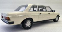 MERCEDES BENZ - 250 W123 LANG LIMOUSINE 1978 - WIT