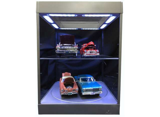 Led Show case with 1 shelves. This case comes with
