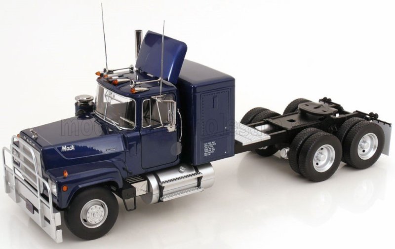 Mack RL700L 1974 schaalmodel 1/18 van Road Kings
