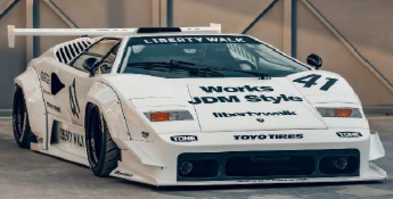 Modèle réduit Lb-works Countach White 2023 1/18 | Gt Spirit