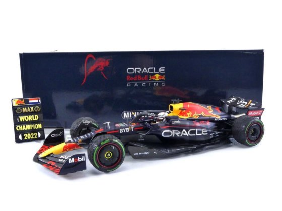 ORACLE RED BULL RACING RB18 VERSTAPPEN WINNER JAPANESE GP 2022 W/PITBOARD WORLD CHAMPION