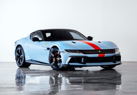 Ferrari 12Cilindri Coupe Azzurro La Plata - Red stripe