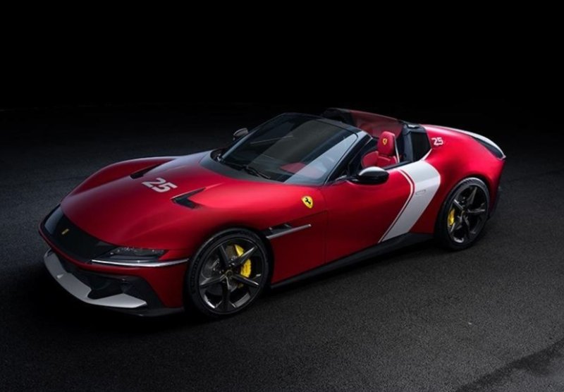 Ferrari 12Cilindri Spider Rosso Racing 2025 Matt