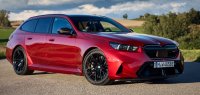 BMW M5 TOURING RED 2025