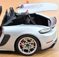 Porsche 718 Spyder RS w/ Weissach Pack 2023 GT-Silvermetallic