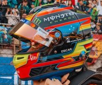 HELMET Oscar Piastri - McLaren Formula 1 Team - 2025 1/5