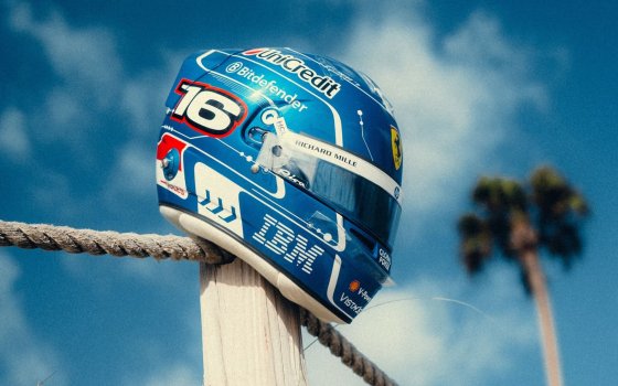 Helmet Charles Leclerc – Scuderia Ferrari HP Miami GP 2025 – 1:5