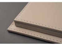 Vitrine 1-18 Mulhouse Deluxe , basis in beige leder , 325x165x125mm