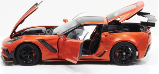 Chevrolet Corvette ZR1, orange, 2019