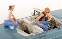 Figures Thelma and Louise set