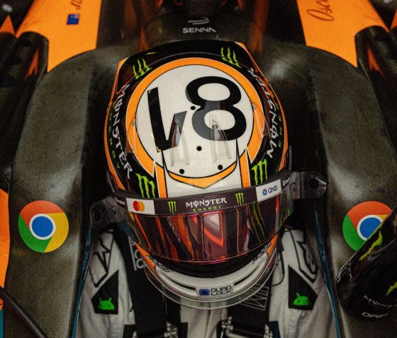 HELMET OSCAR PIASTRI - MCLAREN FORMULA 1 TEAM - GP MONACO 2025 1/5