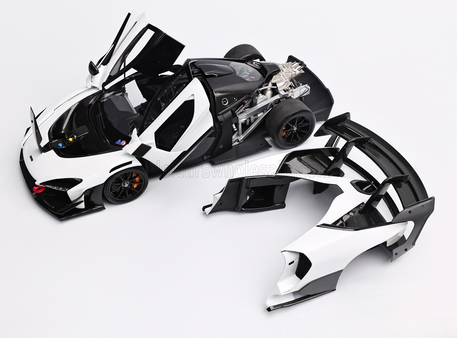 McLAREN - SENNA GTR 2021 - WHITE BLACK