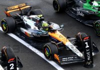 MCLAREN MCL39 N°4 McLaren Formula 1 Team Vainqueur GP Angleterre 2025 Lando Norris
