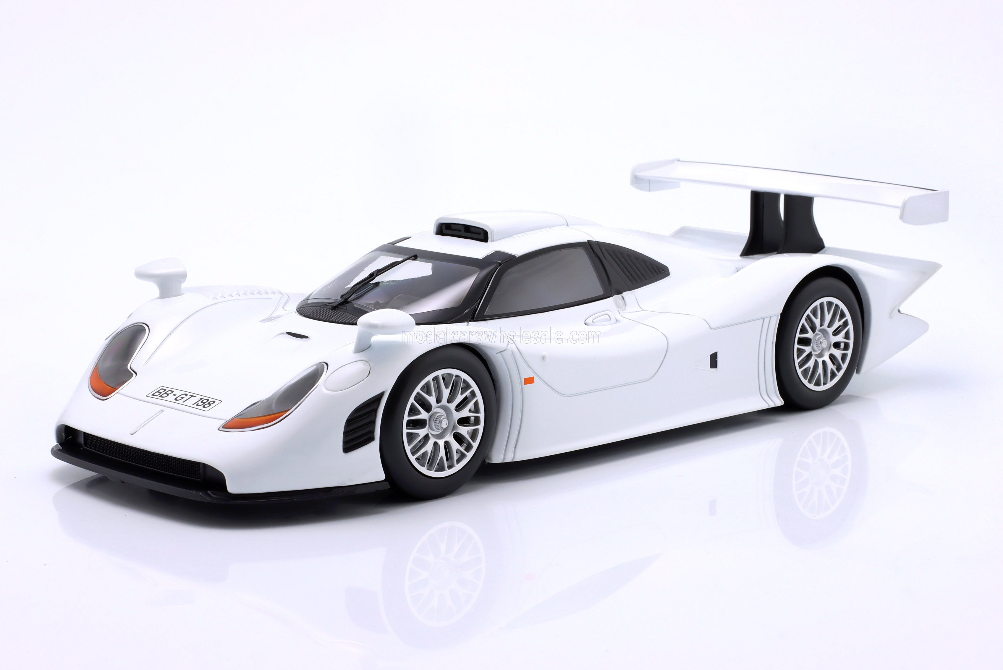 PORSCHE - 911 GT1-98 STREET VERSION 1998 - WHITE