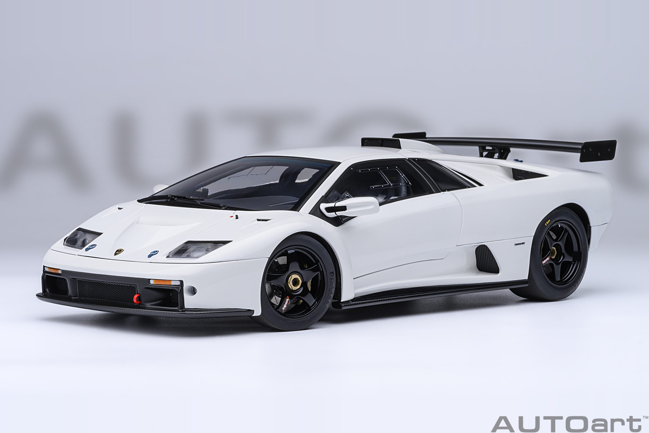 Lamborghini Diablo GTR (Impact White)