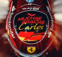 CASCO HELMET F1 CHARLES LECLERC TEAM FERRARI HP N 16 ABU DHABI GP 2024 - MUCHAS GRACIAS CARLOS