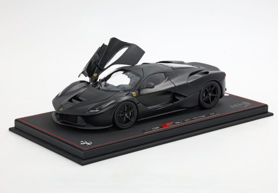 Ferrari LaFerrari 2012 apribile diecast - SPECIAL PACK Matt black vetrina inclusa