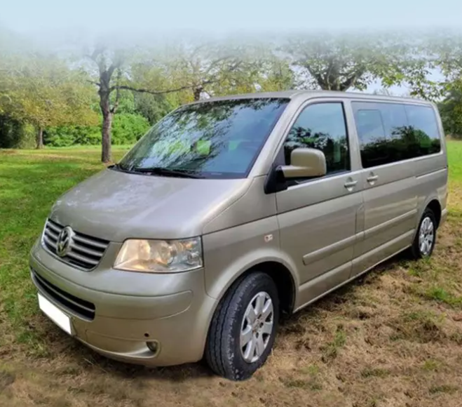 VW Multivan 2003 Wheat Beige metallic 1:18