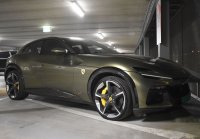 Ferrari Purosangue - tetto panoramico 2023 Verde Volterra