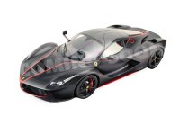 Ferrari LaFerrari Matt black with red stripes base carbonio-vetrina inclusa